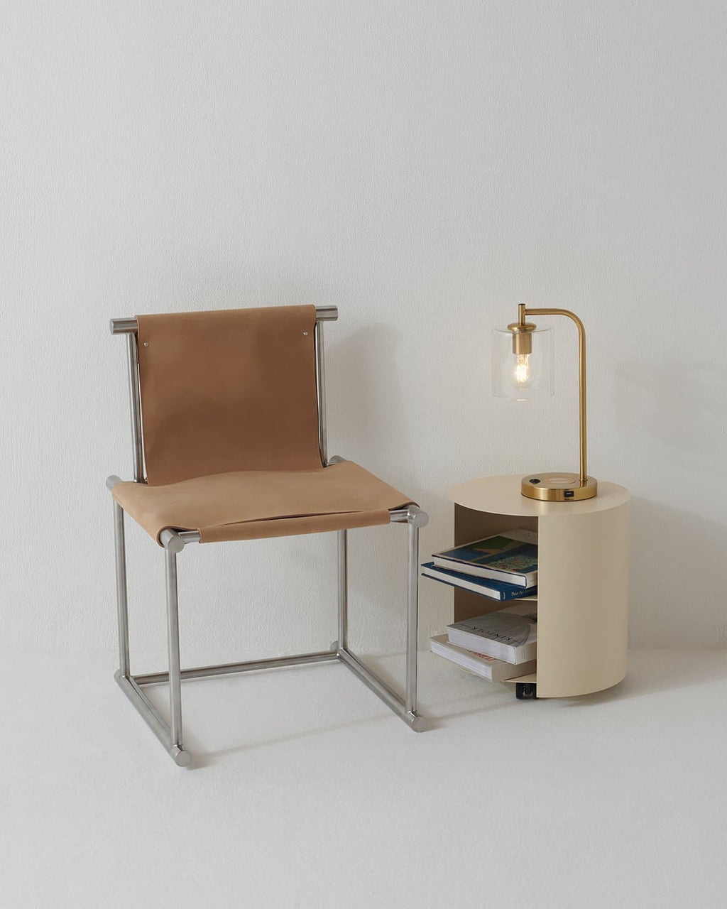 Elizabeth USB Table Lamp