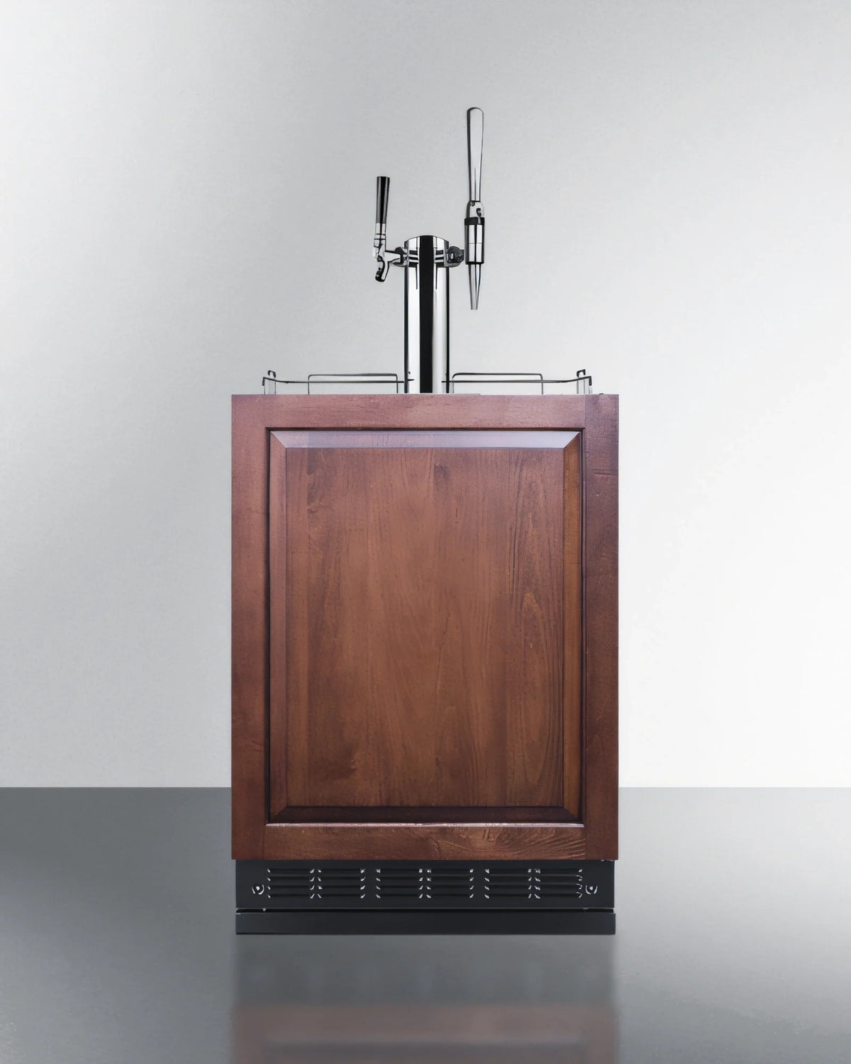 Summit Commercial SBC7BRSIFCM2 Cold Brew/Nitro Coffee Kegerator, 24-Inch, Dual Tap, 5.3 Cu. Ft., Convertible Refrigerator